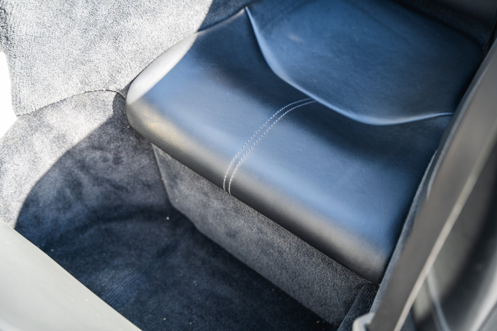 Interior image of 2008 Porsche 911 Turbo Cabriolet (56)