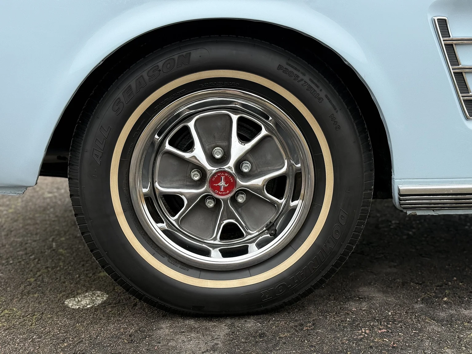 Exteriörbild på 1966 Ford Mustang Convertible 289 V8 (42)