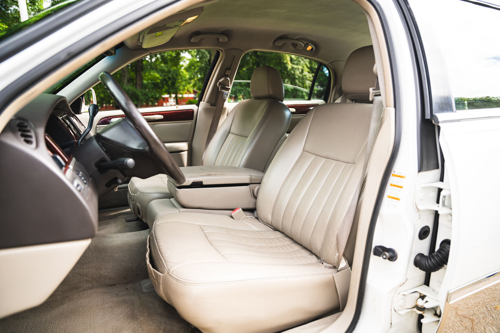 Interior image of 2003 Lincoln Town Car