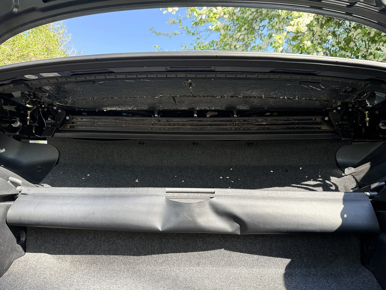 Interior image of 1997 Mercedes-Benz 230 SLK (74)