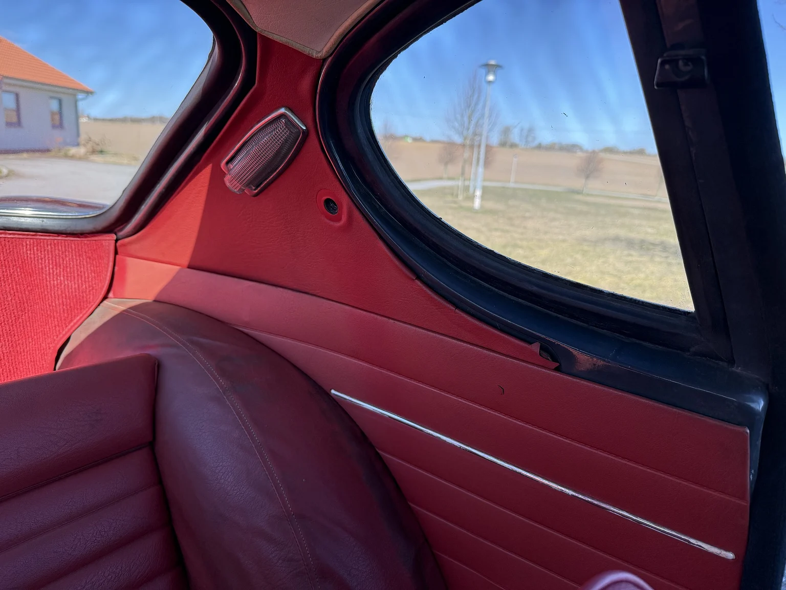 Innenraumfoto von 1966 Volvo P 1800S (26)