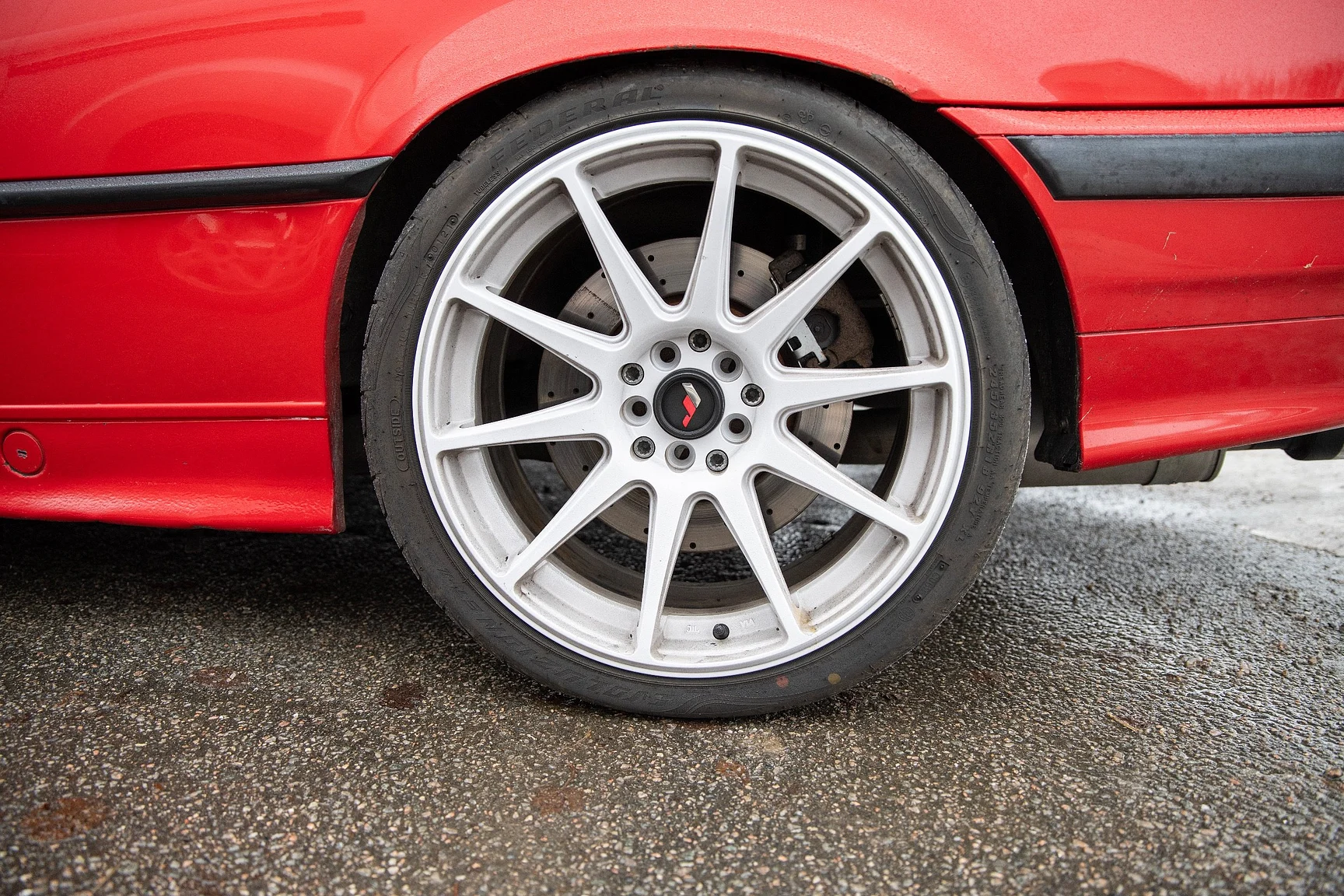 Exterior image of 1992 BMW 325i Turbo (25)