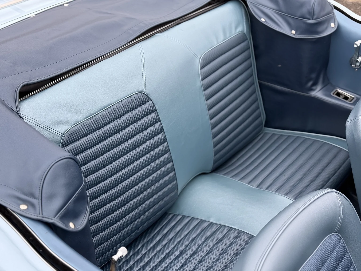 Interiörbild 1966 Ford Mustang Convertible 289 V8 (25)