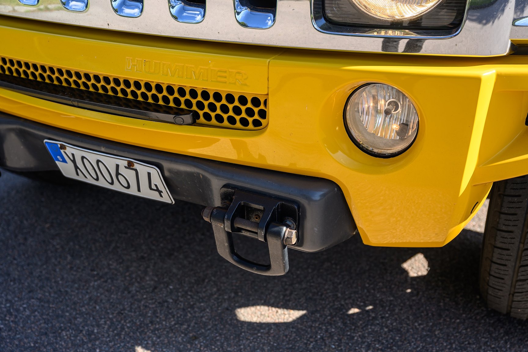 Exterior image of 2006 Hummer H3