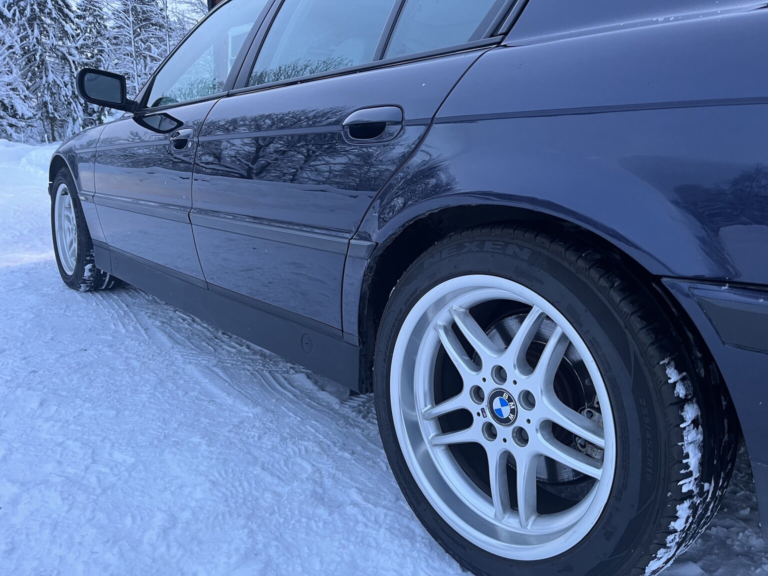 Exteriörbild på 1996 BMW 750IA