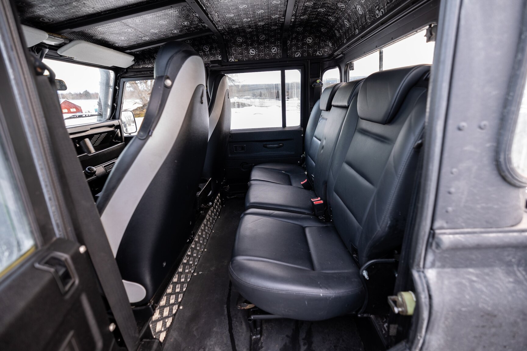 Interior image of 2000 Land Rover Defender 130