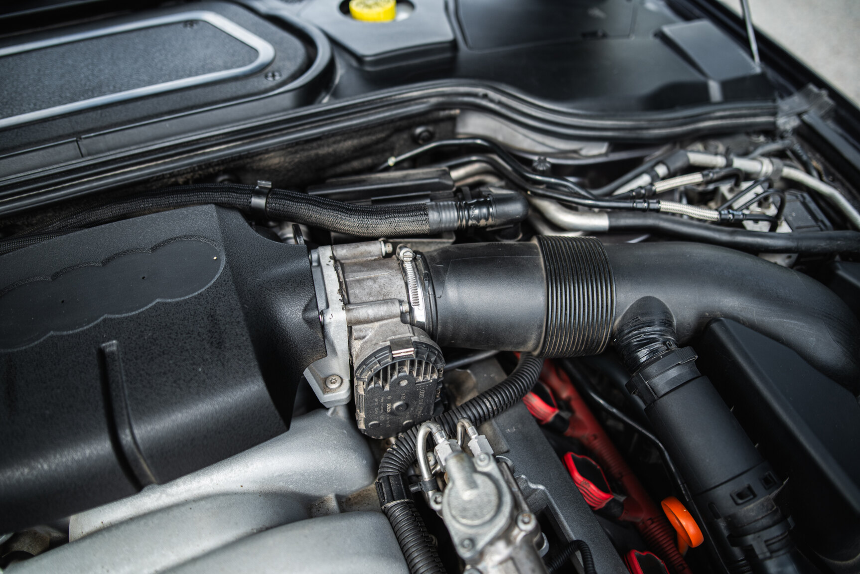 Image of 2009 Audi S8 5.2 V10 FSI Quattro mechanics
