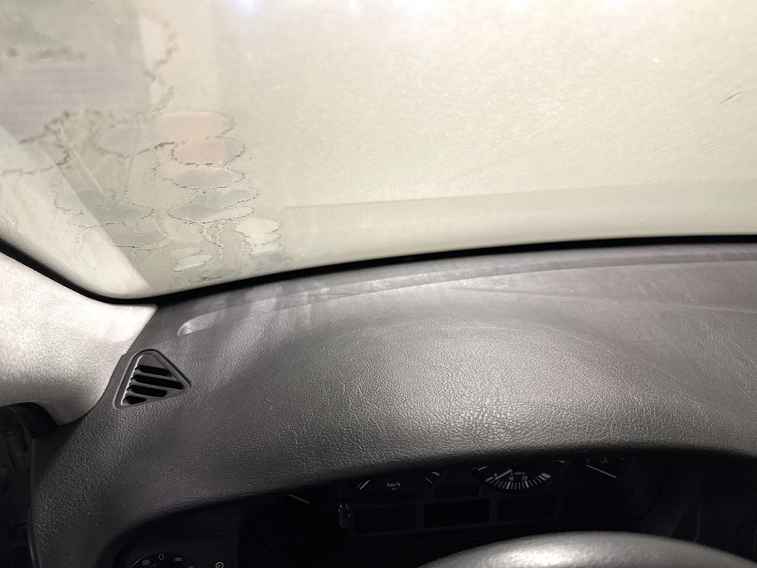 Innenraumfoto von 2002 BMW 520i (29)