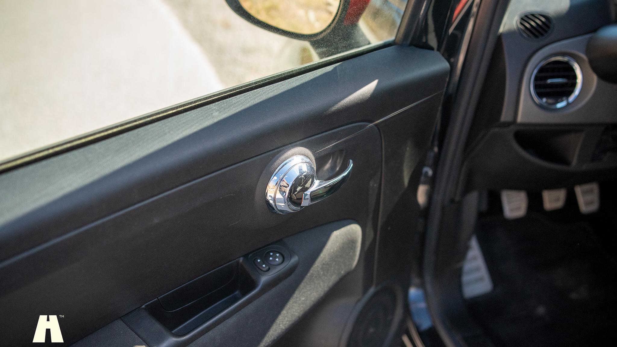 Interior image of 2016 Abarth 595 Competizione (5)