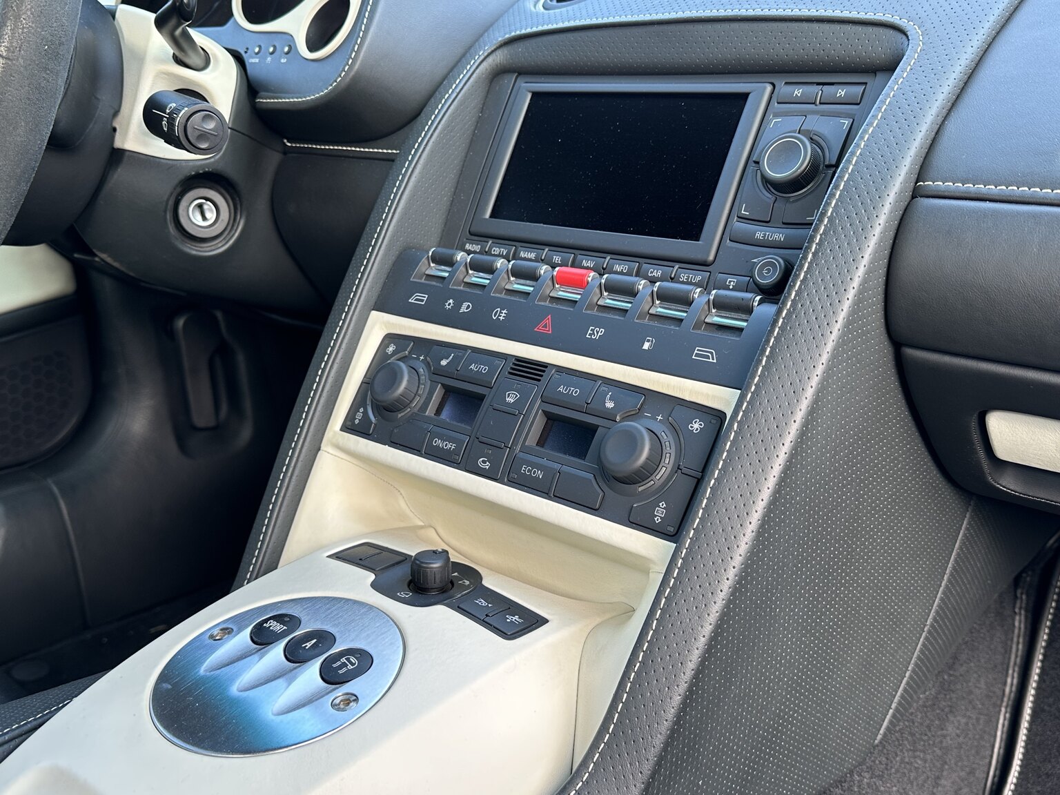 Innenraumfoto von 2006 Lamborghini Gallardo SE