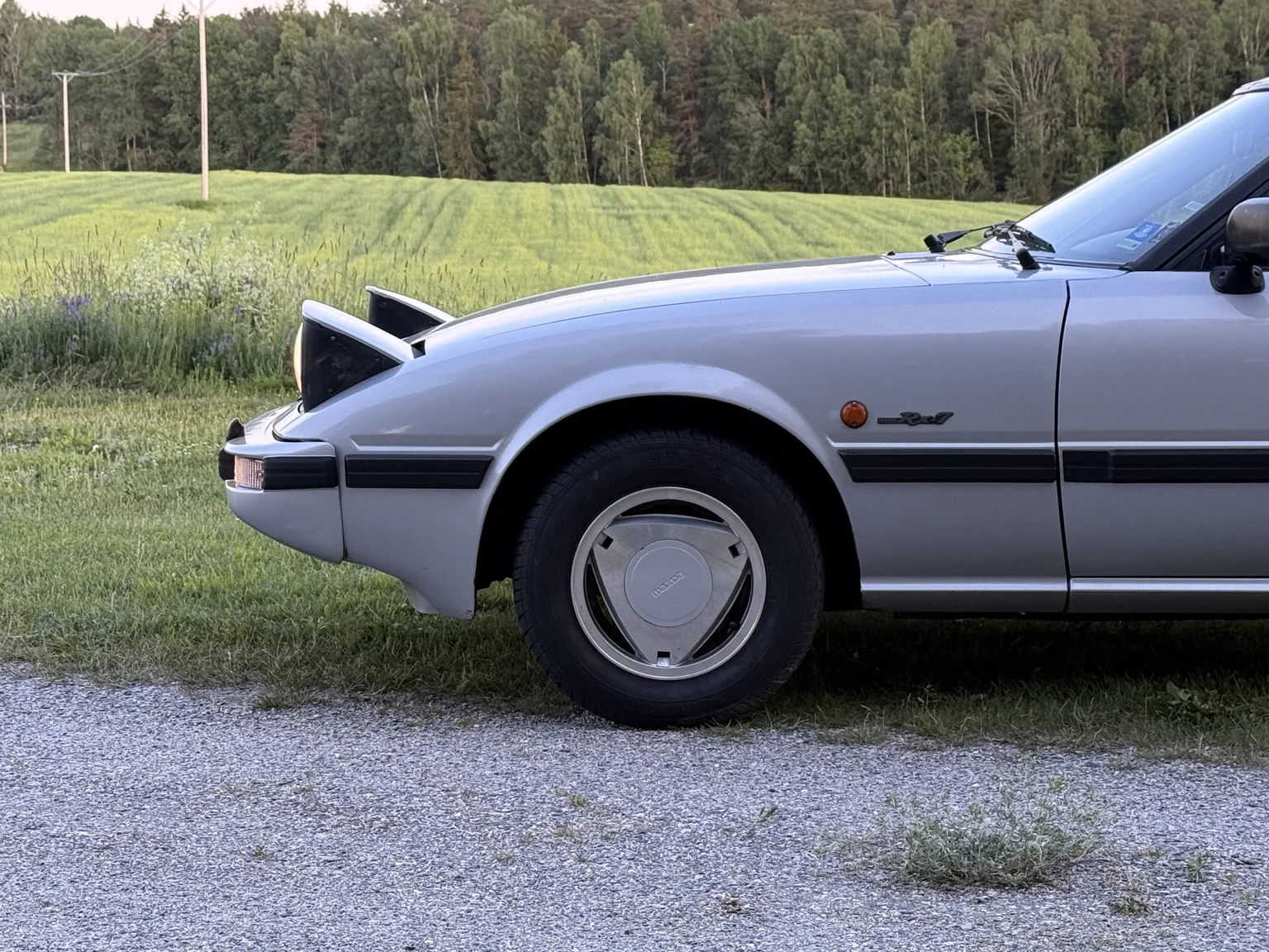 Exteriörbild på 1983 Mazda RX-7 (10)