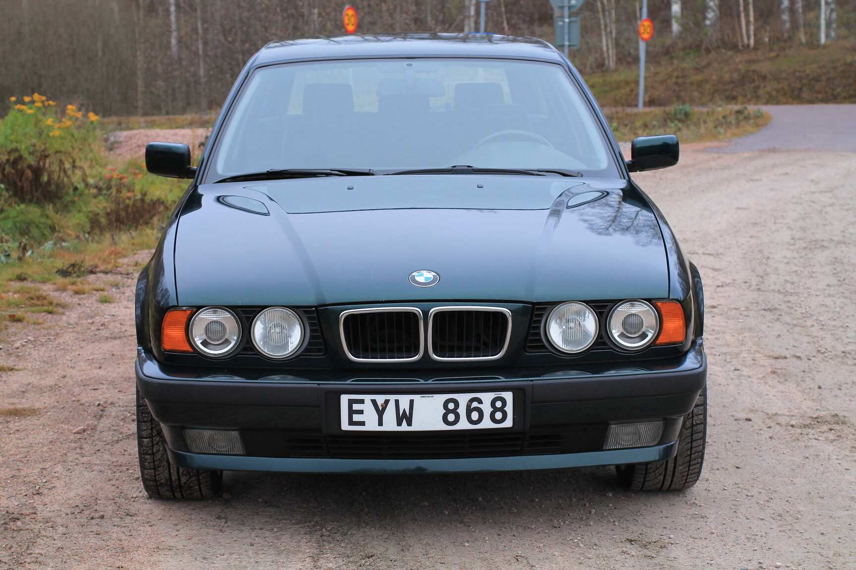 Exterior image of 1996 BMW 520i Touring