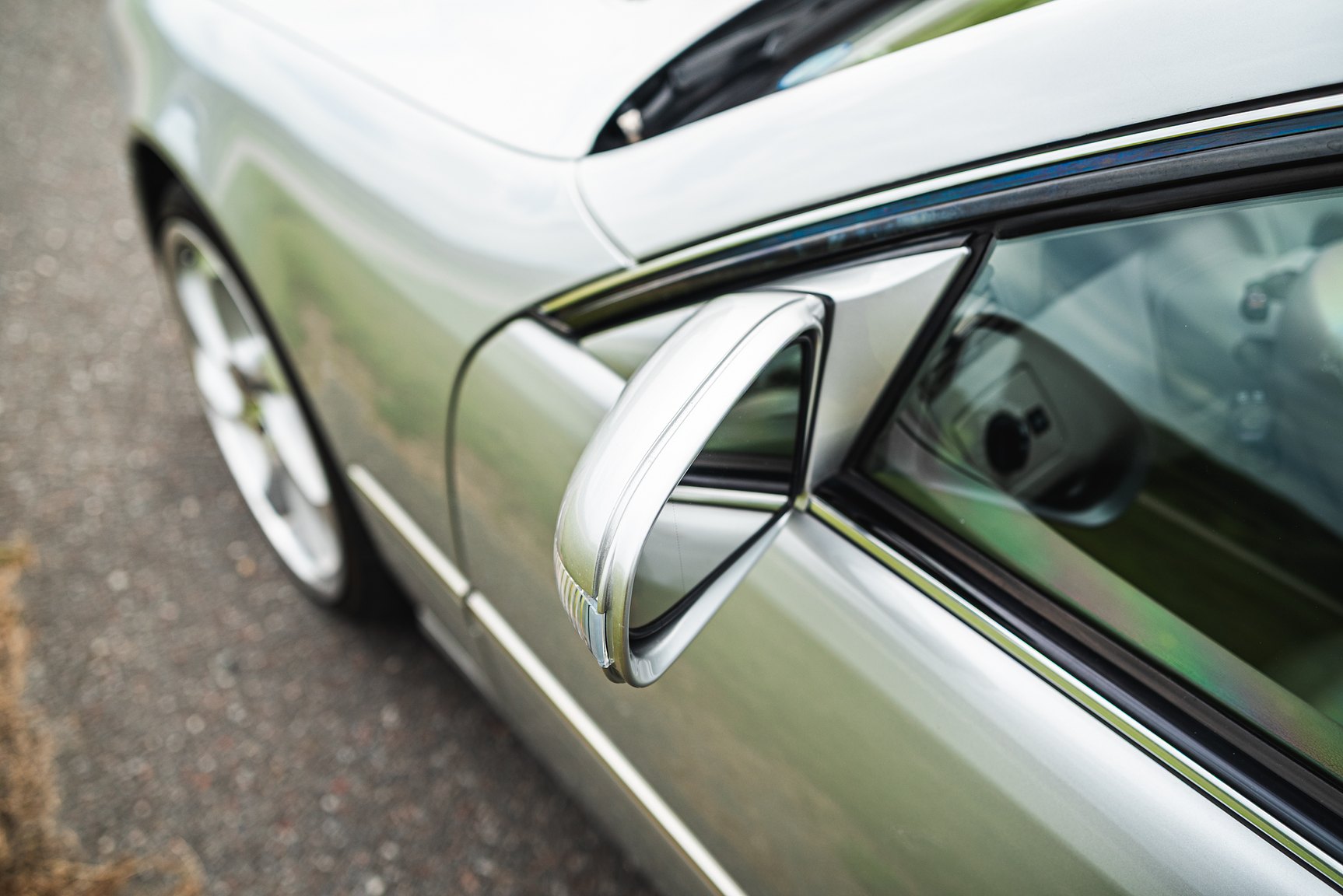 Exterior image of 2000 Mercedes-Benz CL 500