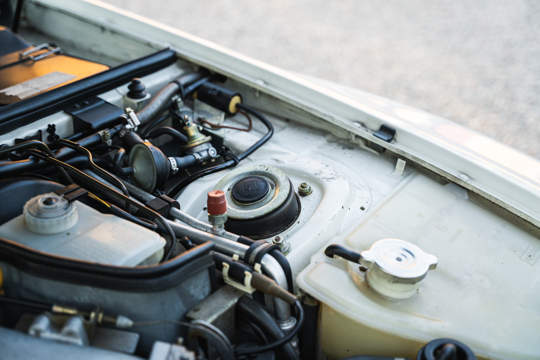 Image of 1991 Porsche 944 Turbo Cabriolet mechanics