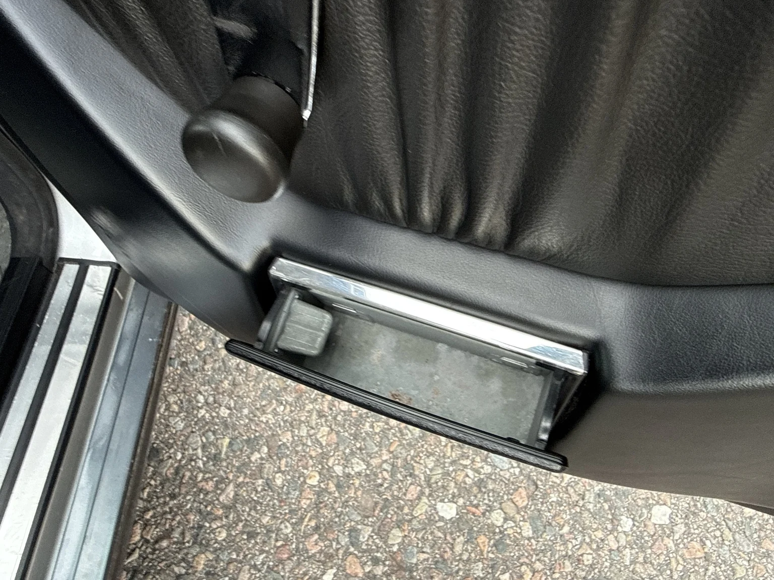 Interior image of 1994 Mercedes-Benz E 320 T (64)