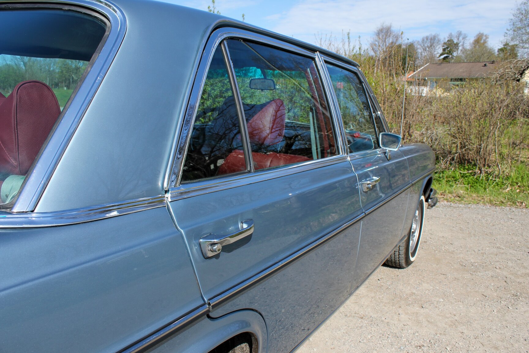 Exterior image of 1972 Mercedes-Benz 300 SEL 3.5