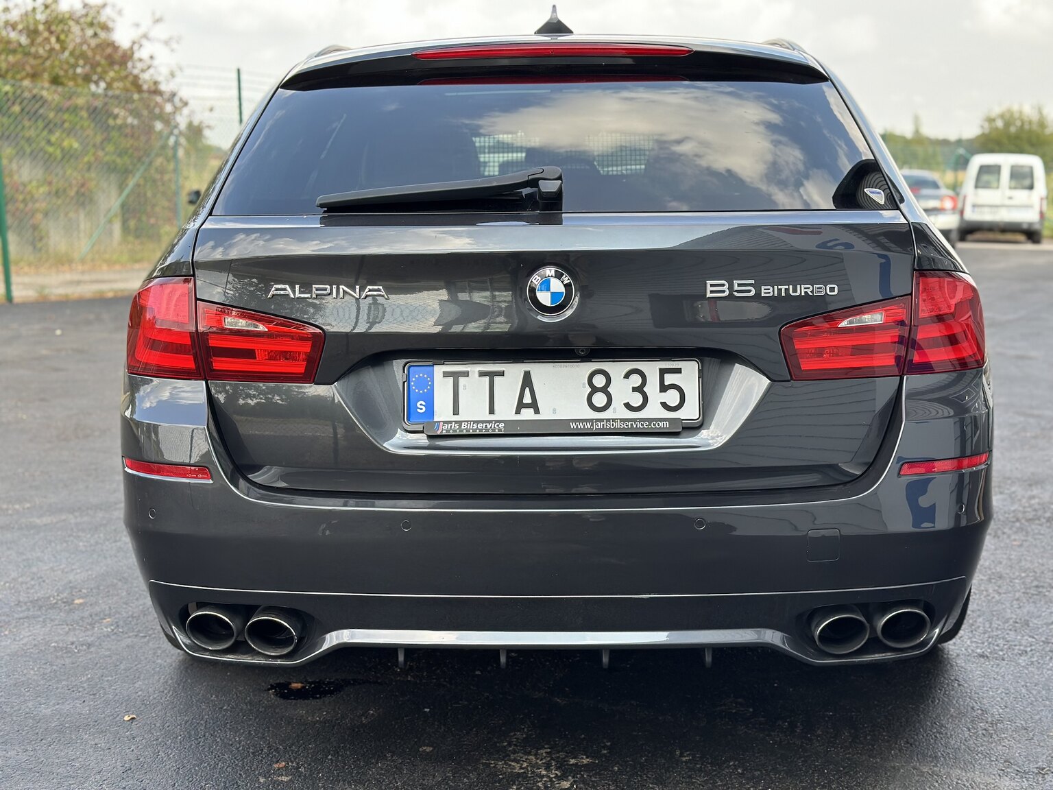 Exterior image of 2011 ALPINA B5 Bi-Turbo Touring Switch-Tronic