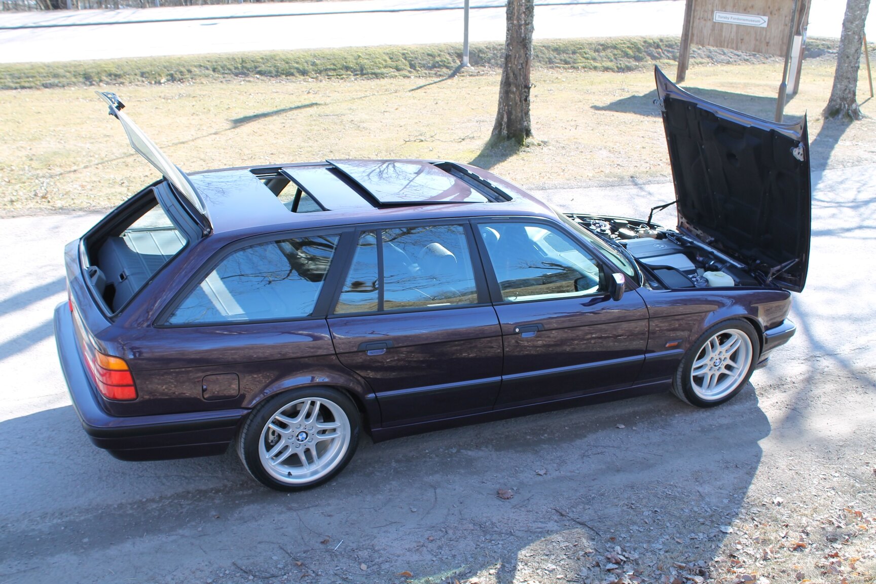 Exteriörbild på 1996 BMW 540i Touring "No Reserve Auction"