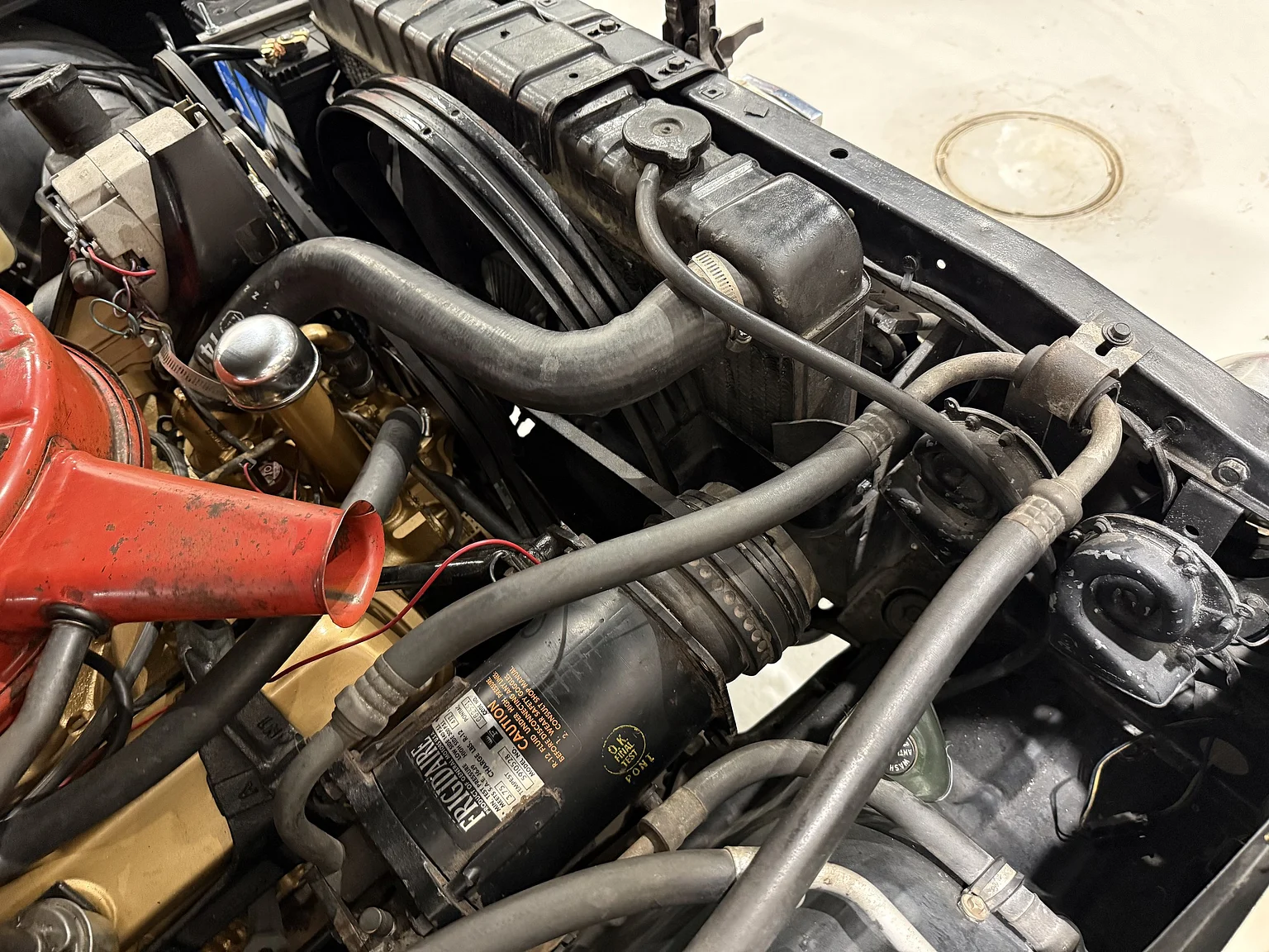 Image of 1964 Oldsmobile Cutlass Convertible mechanics (20)