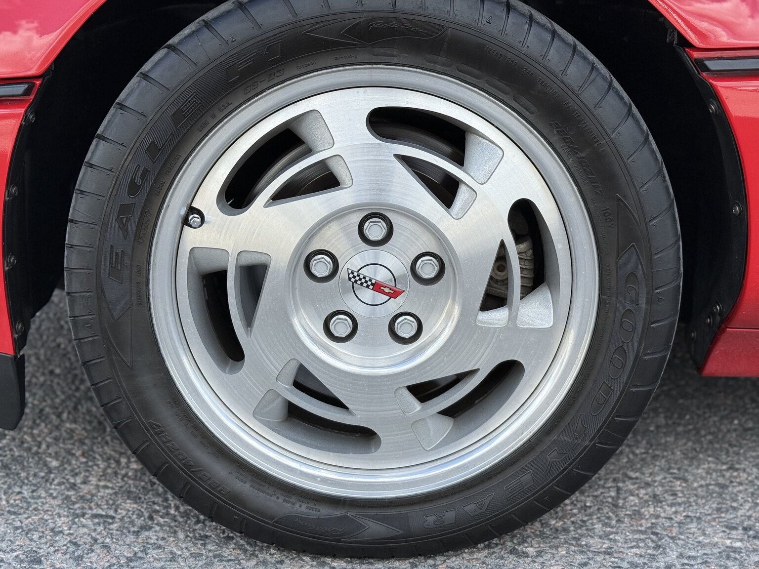 Exterior image of 1990 Chevrolet Corvette ZR-1 Targa