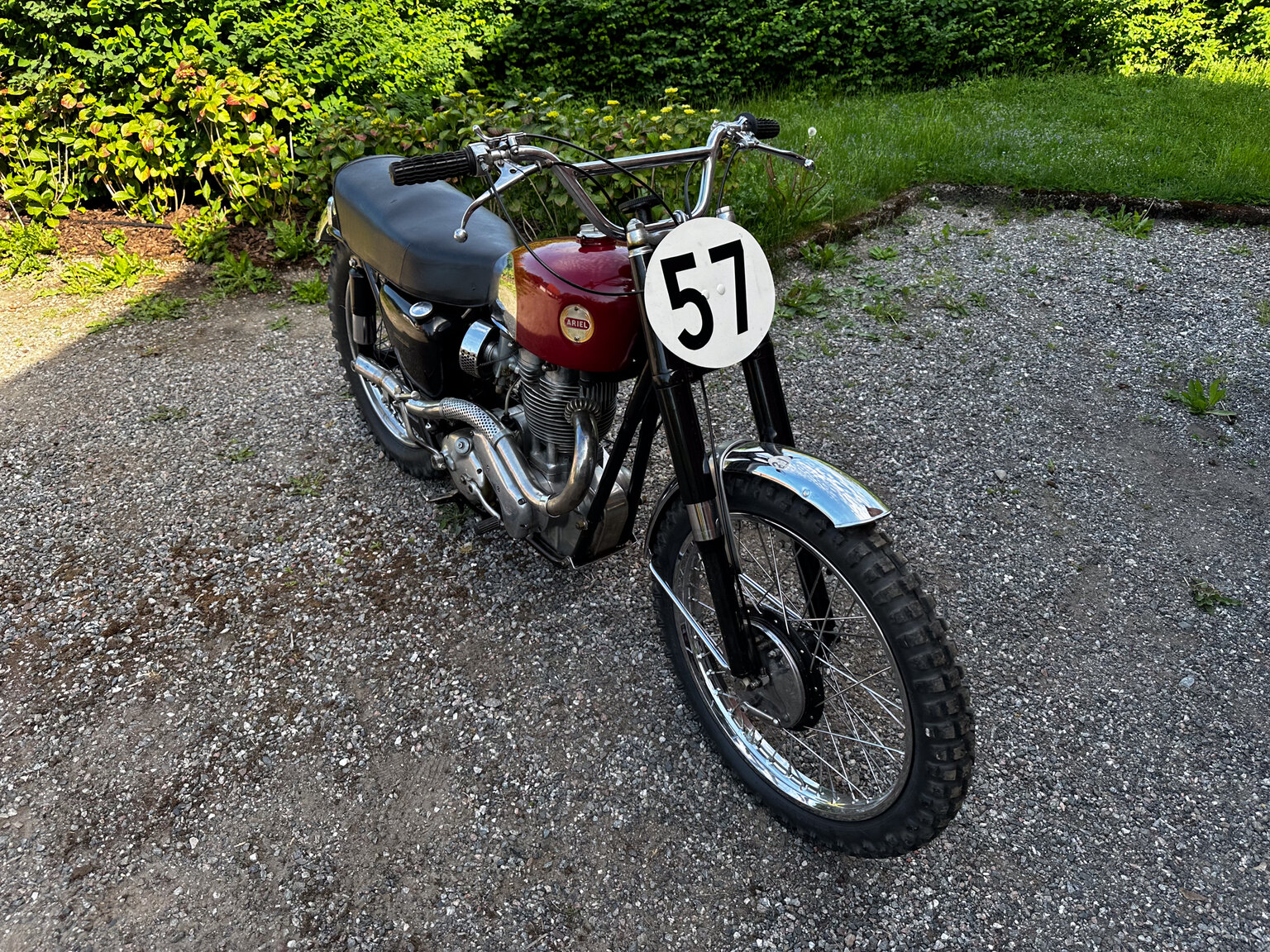 Aussenfoto 1954 Ariel HS 500