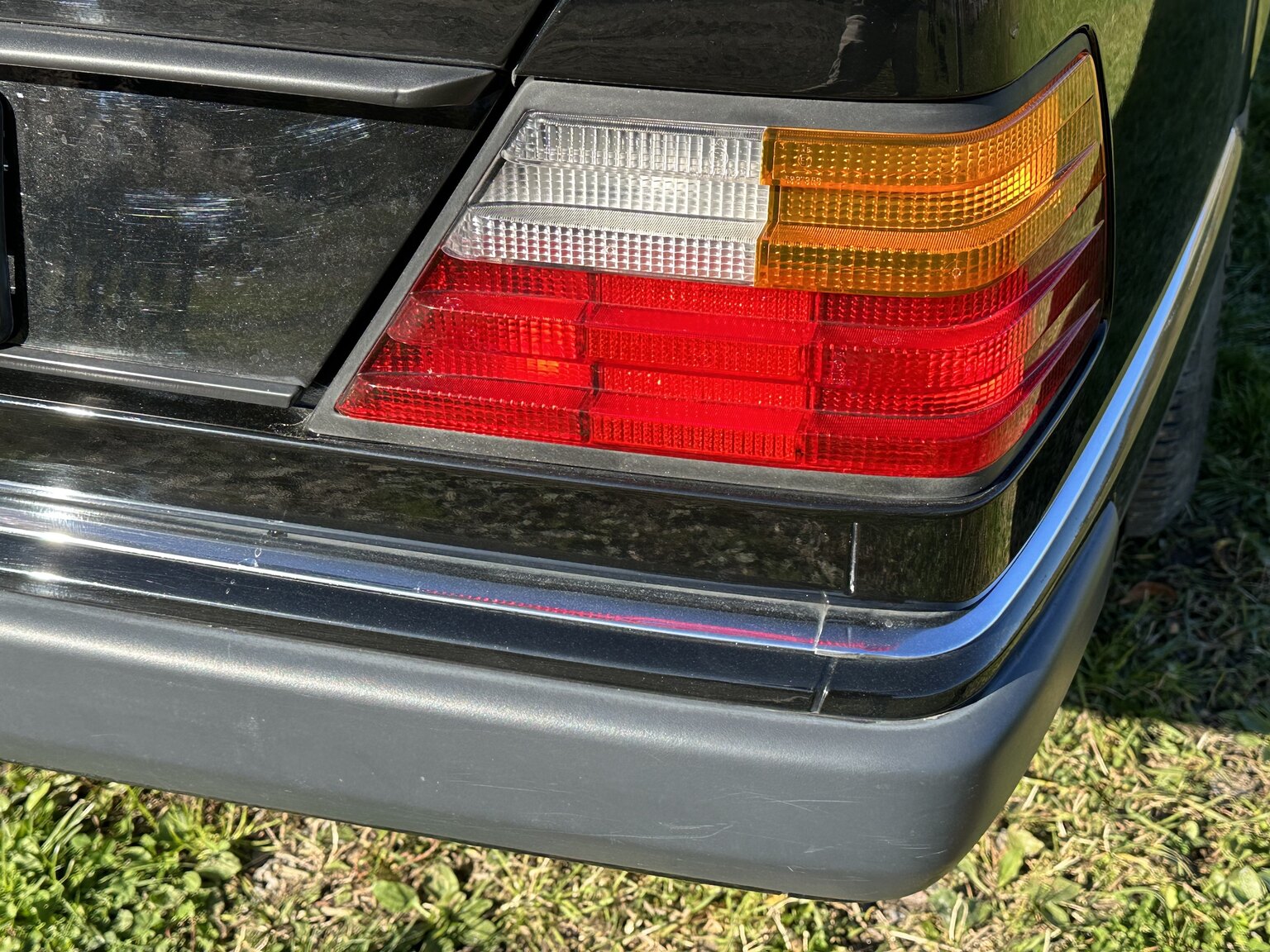 Exterior image of 1990 Mercedes-Benz 300 CE 24V