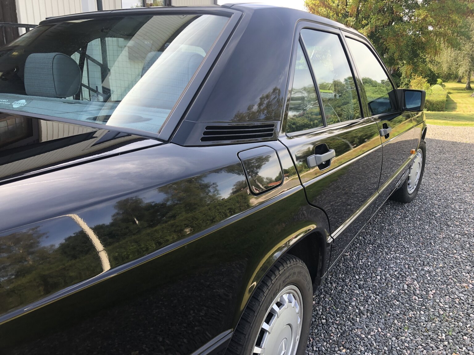 Exteriörbild på 1986 Mercedes-Benz 190E