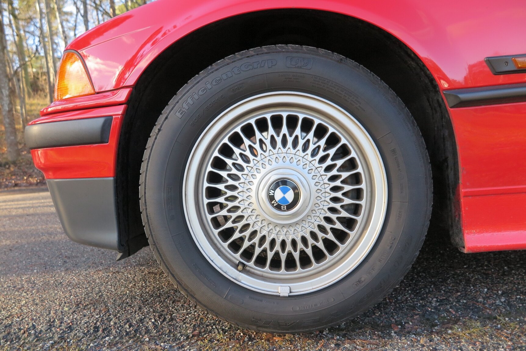 Exteriörbild på 1994 BMW 325iA Convertible