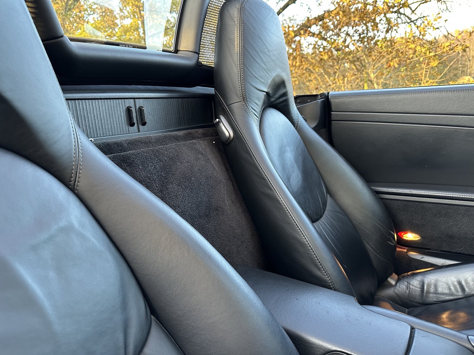 Innenraumfoto von 2005 Porsche Boxster S