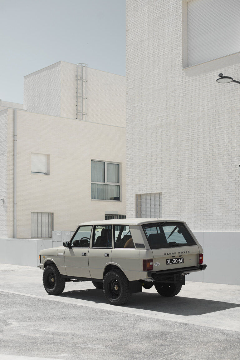 Exteriörbild på 1991 Range Rover Restomod