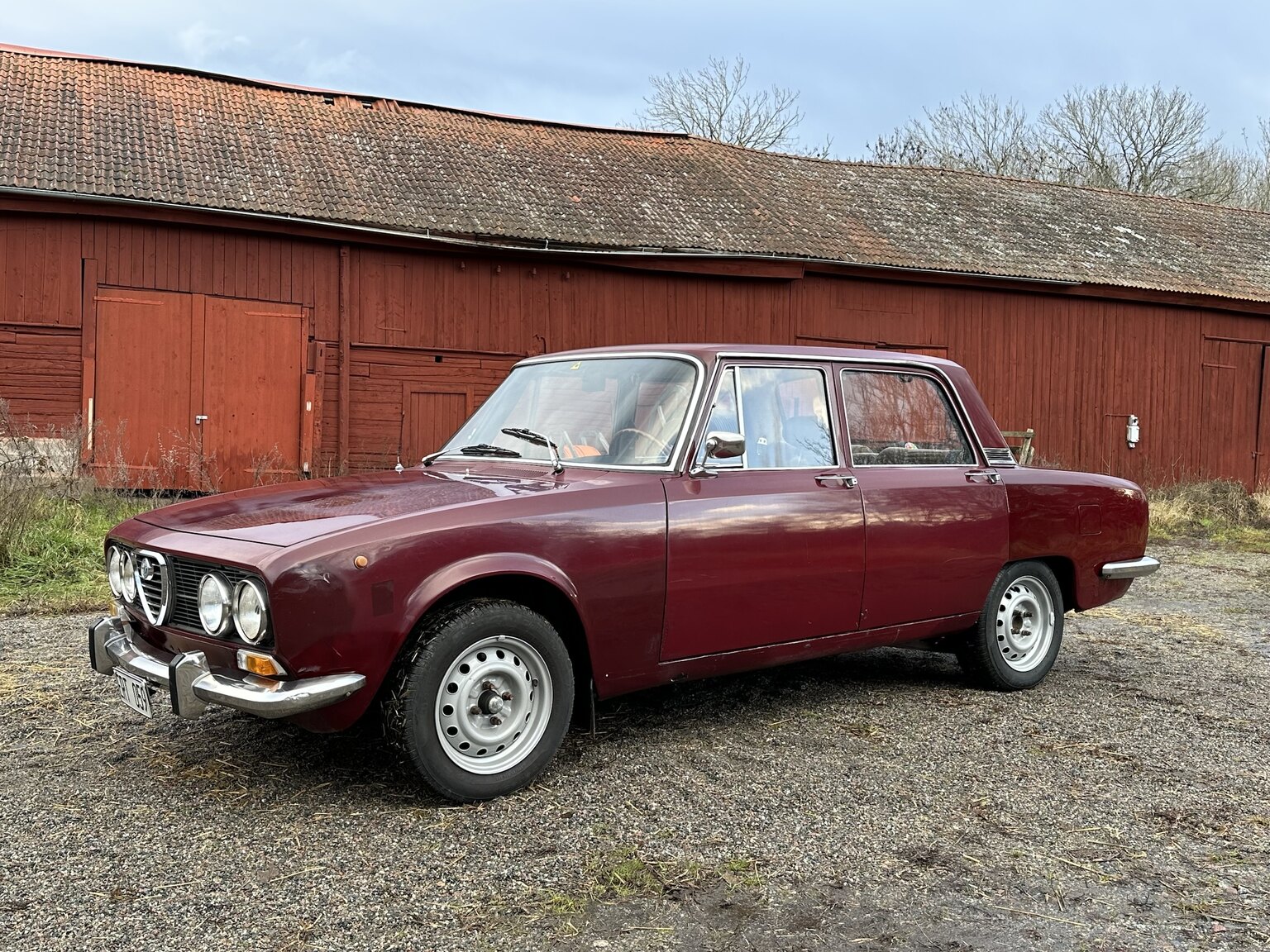 Exteriörbild på 1973 Alfa Romeo Berlina 2000