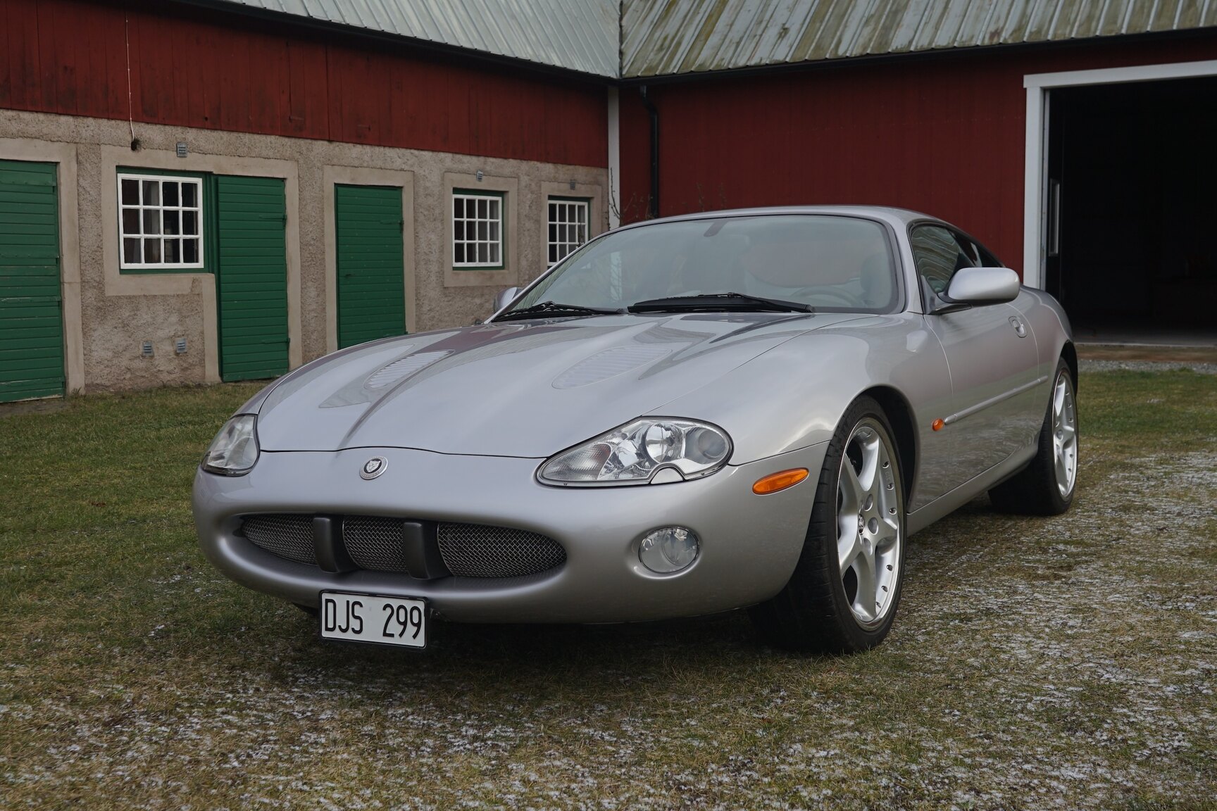 Exterior image of 2001 Jaguar XKR Silverstone
