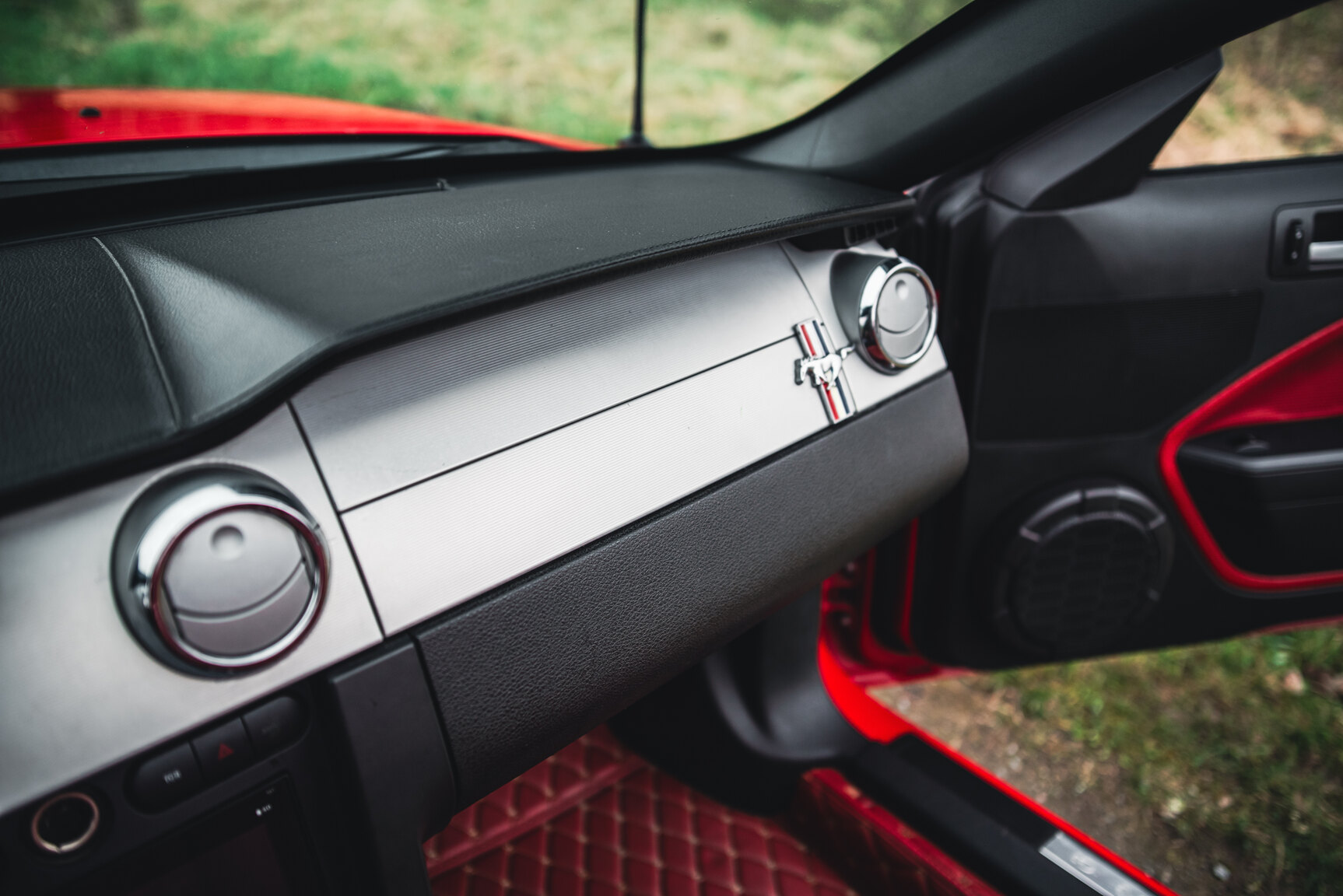 Interior image of 2009 Ford Mustang V8 GT Convertible