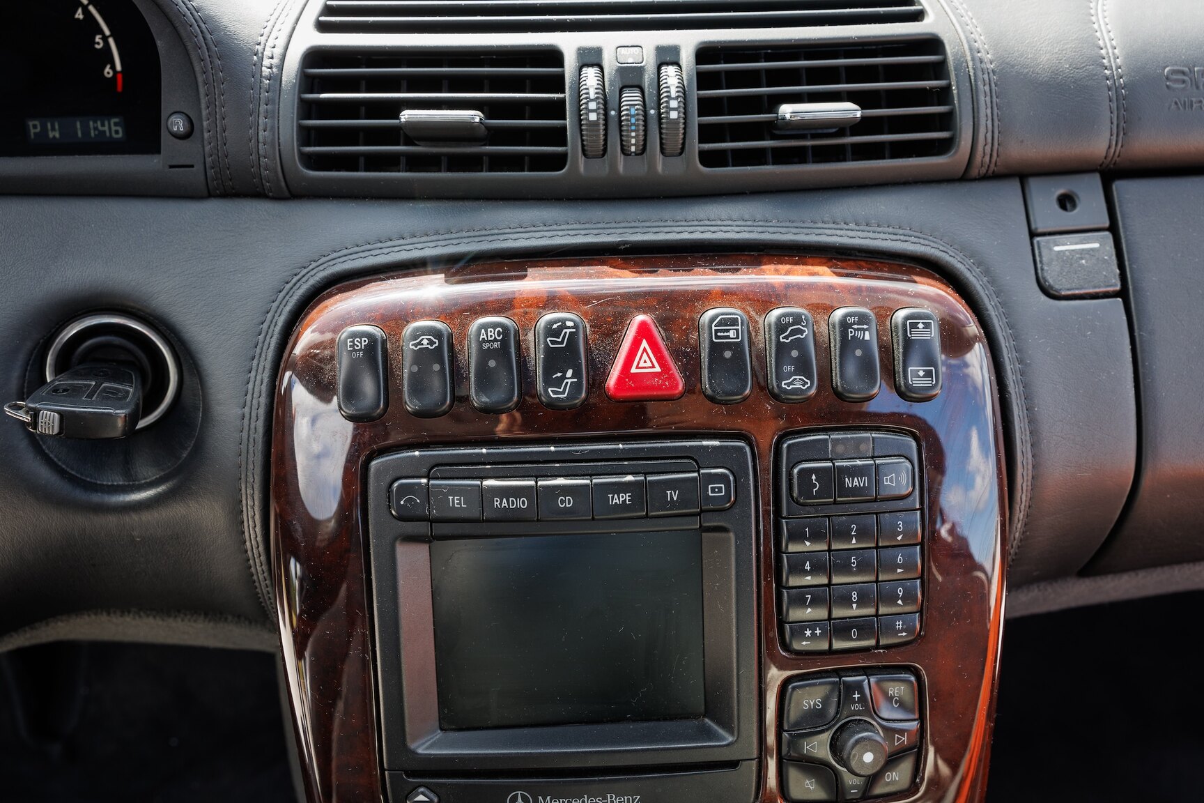 Interior image of 2000 Mercedes-Benz CL600