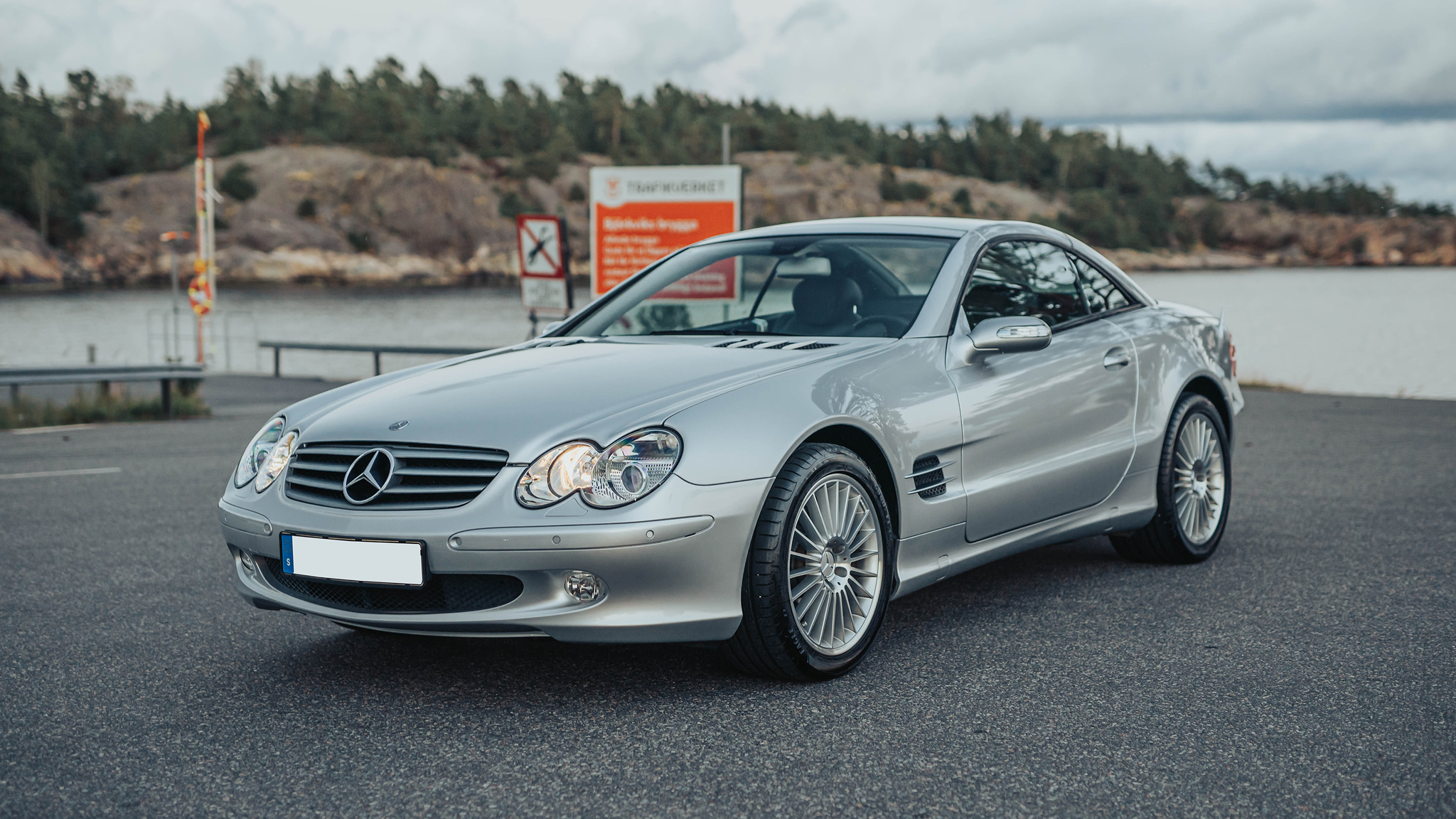Exteriörbild på 2006 Mercedes Benz SL350 (6)