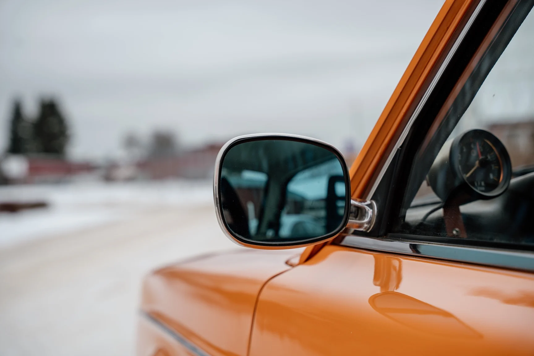 Exteriörbild på 1975 Volvo 242 2-dörrars coupé (50)