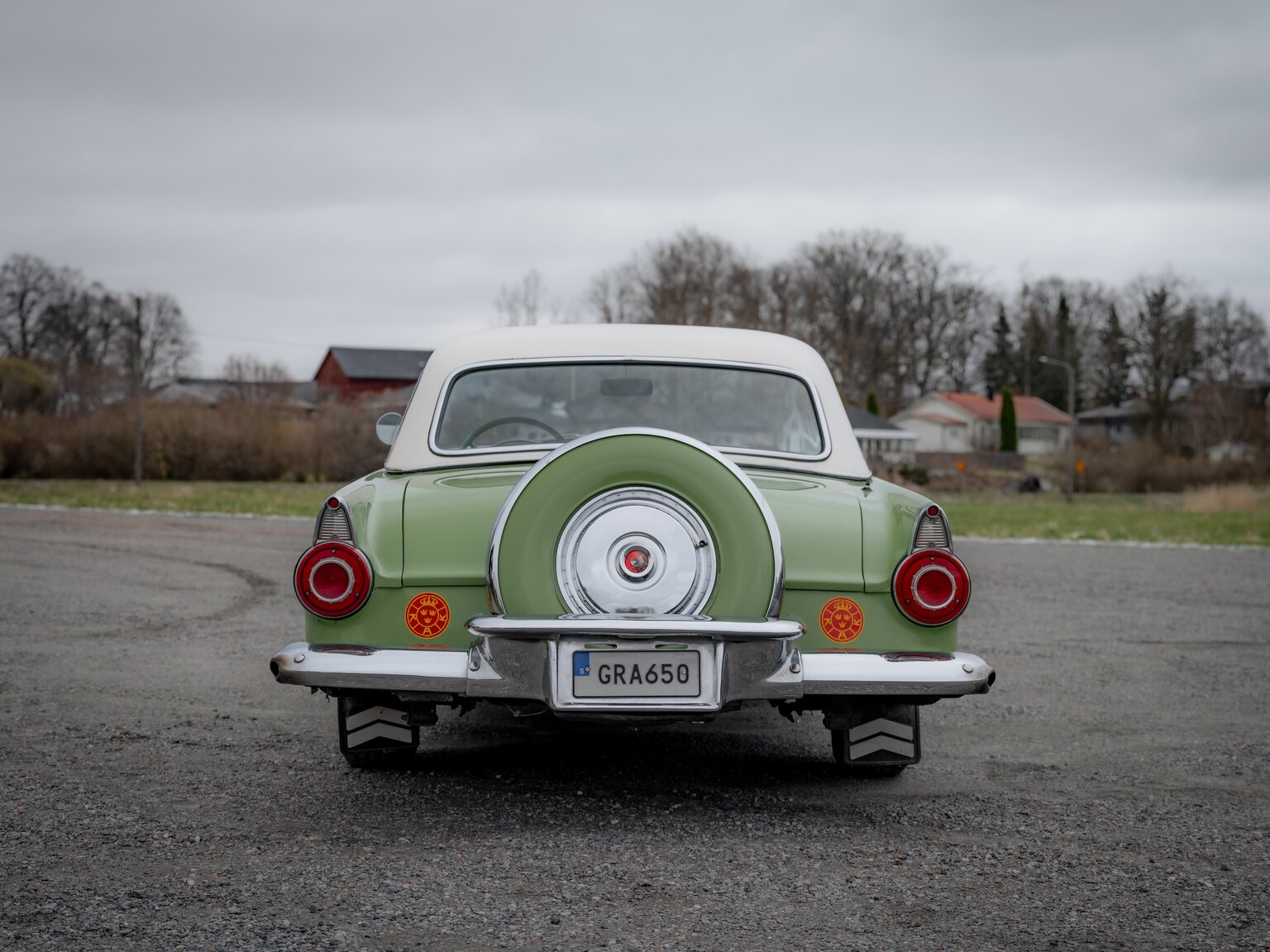 Exteriörbild på 1956 Ford Thunderbird (8)