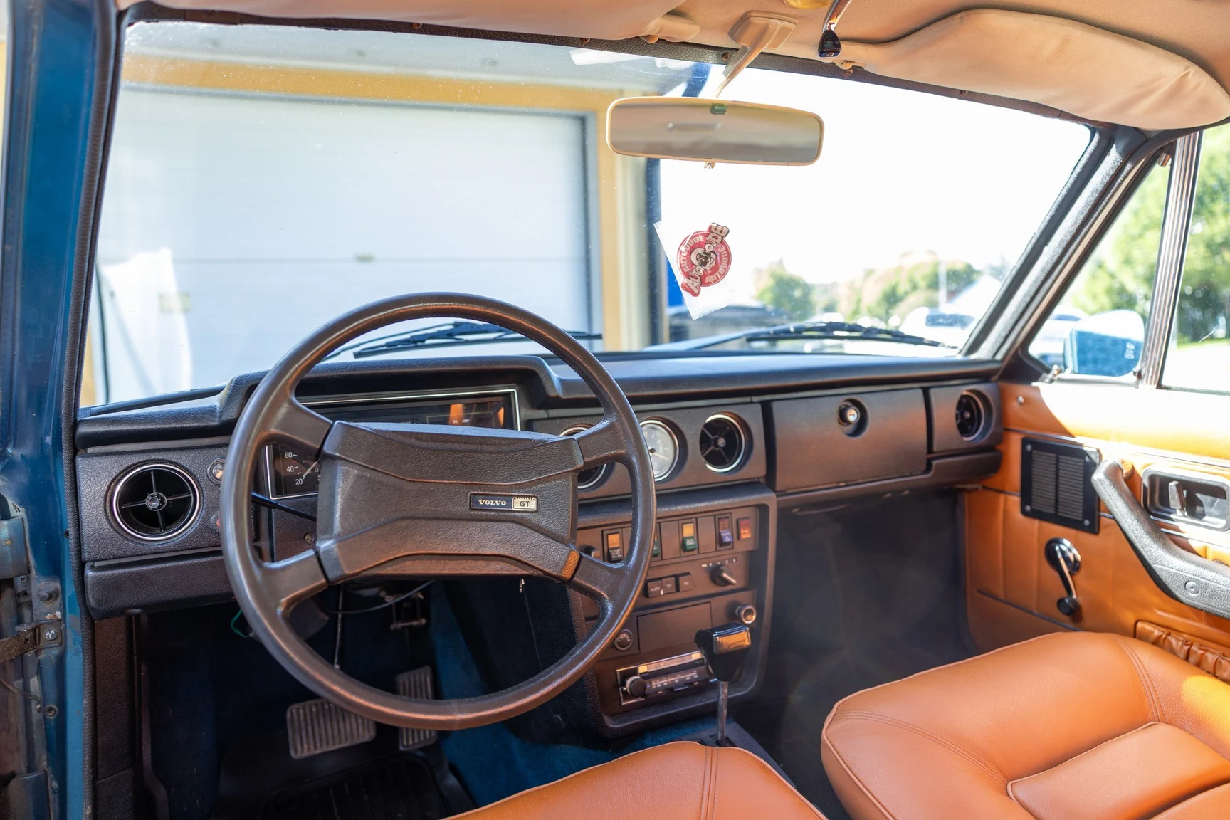 Interior image of 1973 Volvo 164E (16)
