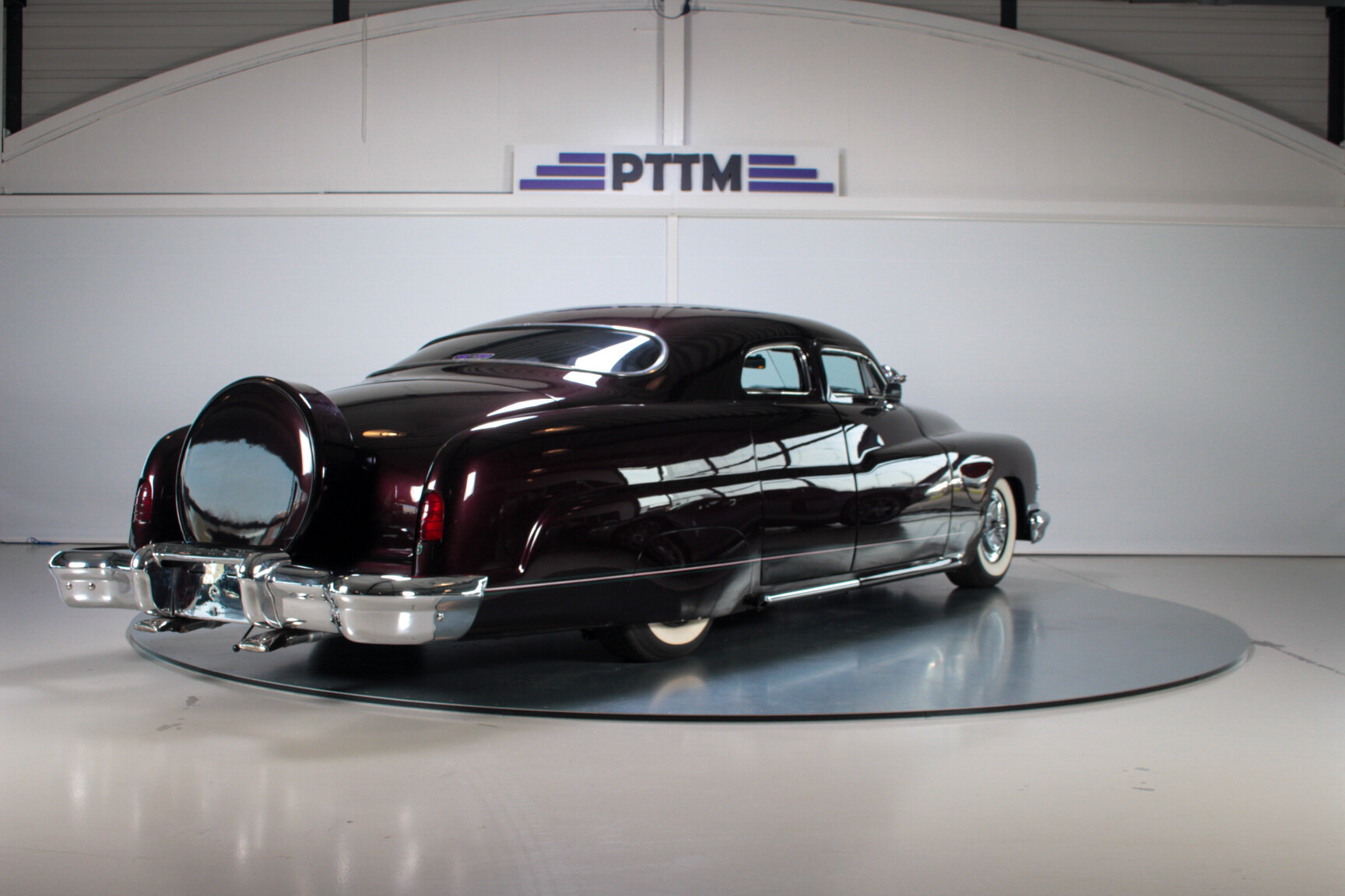 Exterior image of 1951 Lincoln Cosmopolitan 