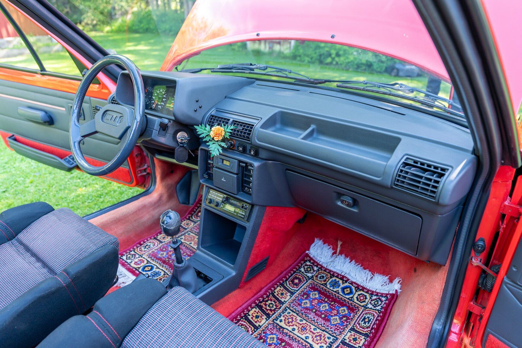 Innenraumfoto von 1987 Peugeot 205 CTI 1.6 (14)