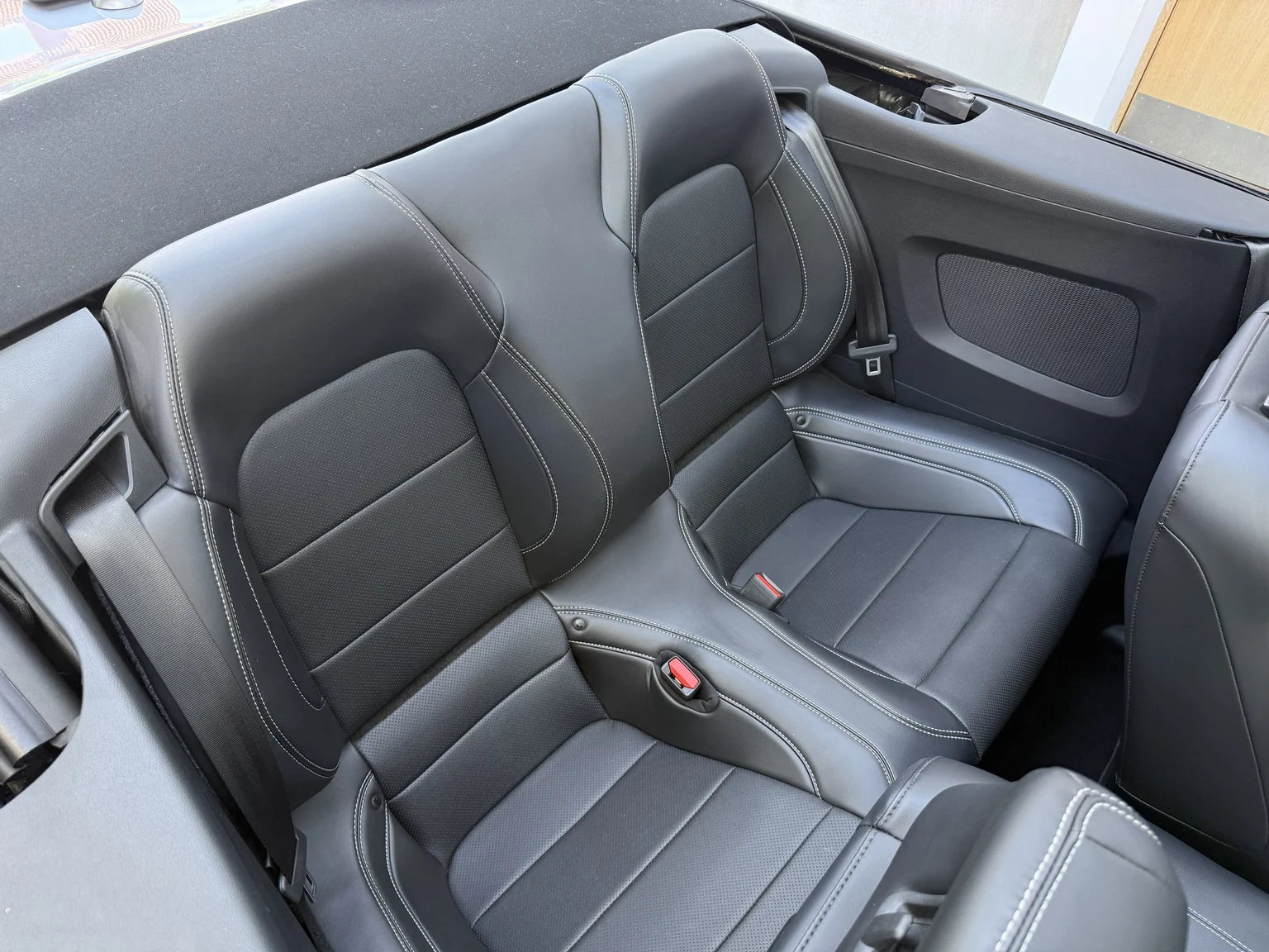 Interior image of 2021 Ford Mustang GT Cabriolet (40)