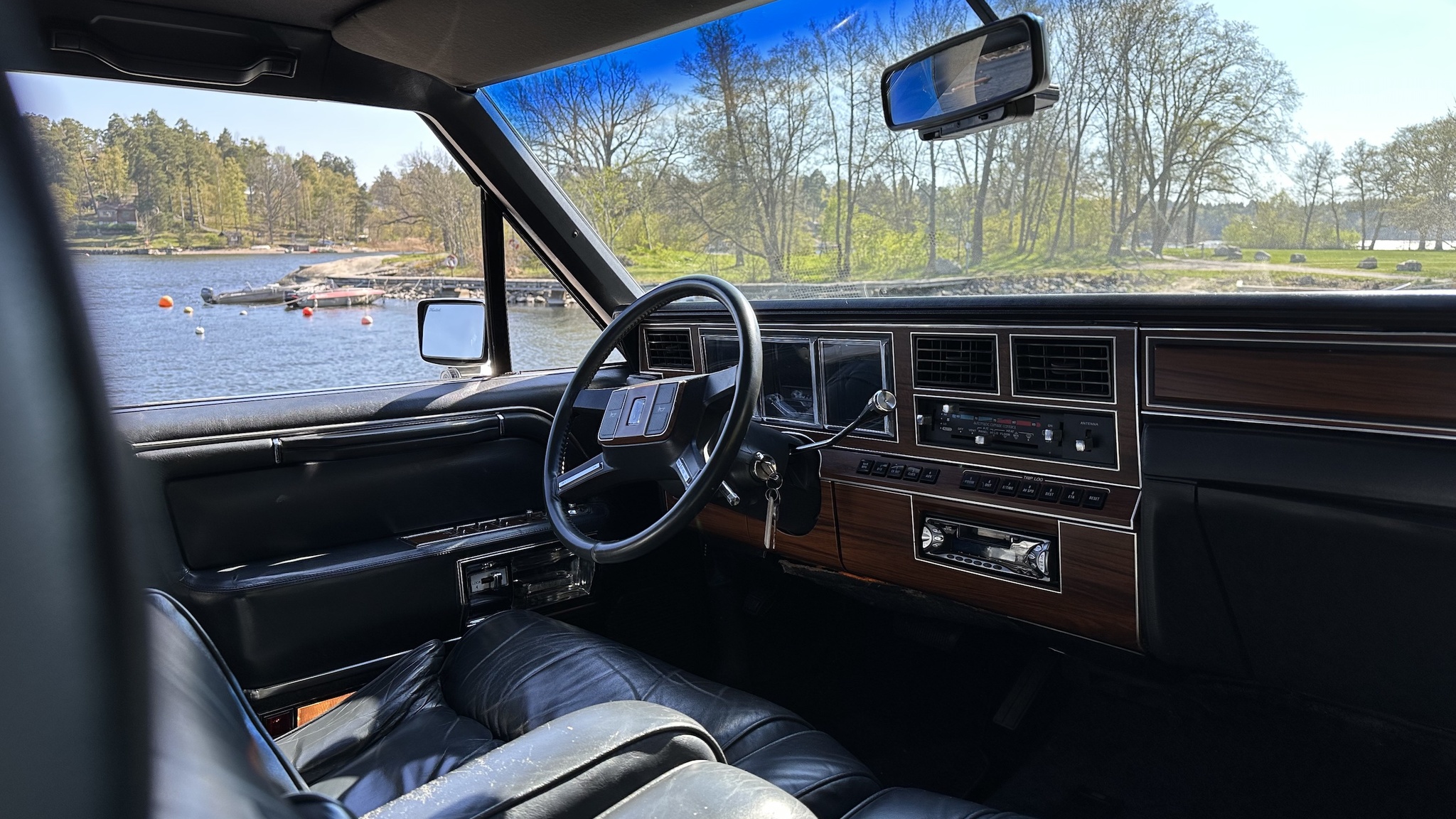 Interior image of 1988 Lincoln Town Car