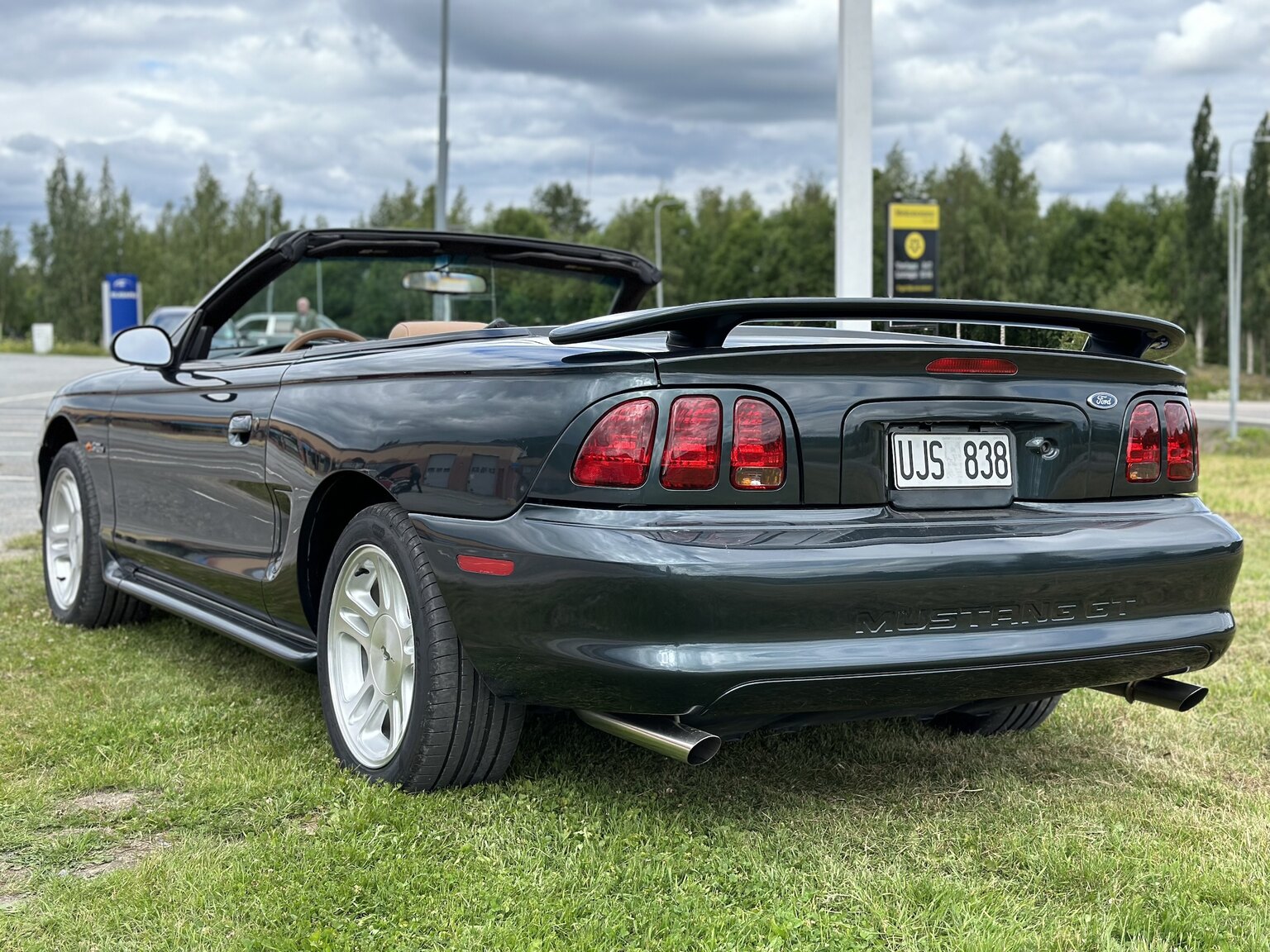 Exterior image of 1998 Ford Mustang GT Convertible