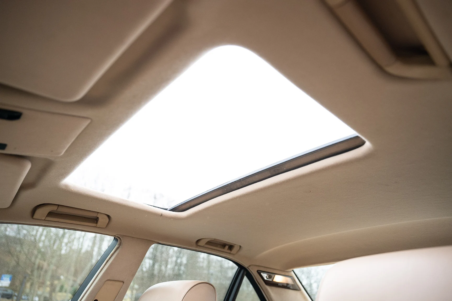 Interior image of 1996 BMW 740 iA - NO RESERVE (13)