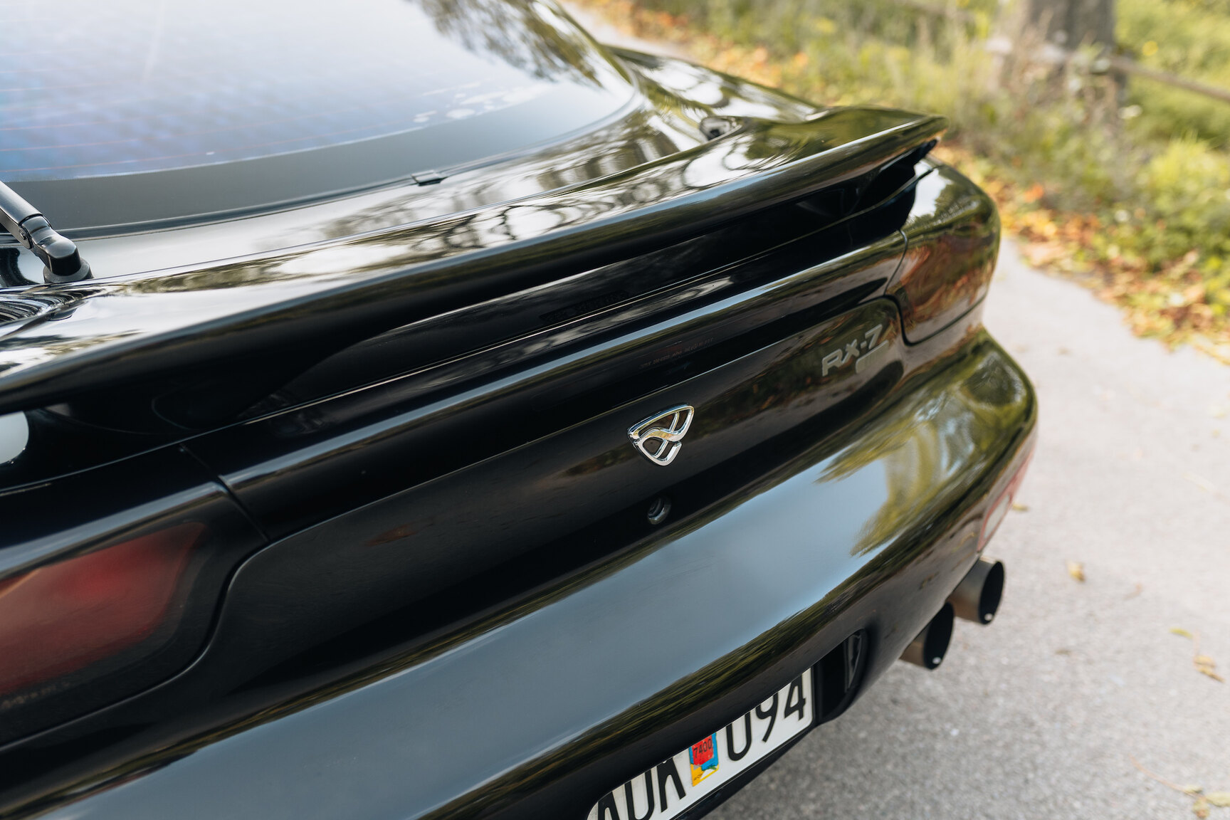 Exterior image of 1994 Mazda RX7 (30)