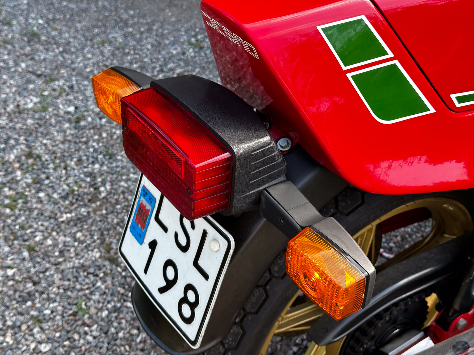 Exteriörbild på 1983 Ducati 900 Mike Hailwood Replica