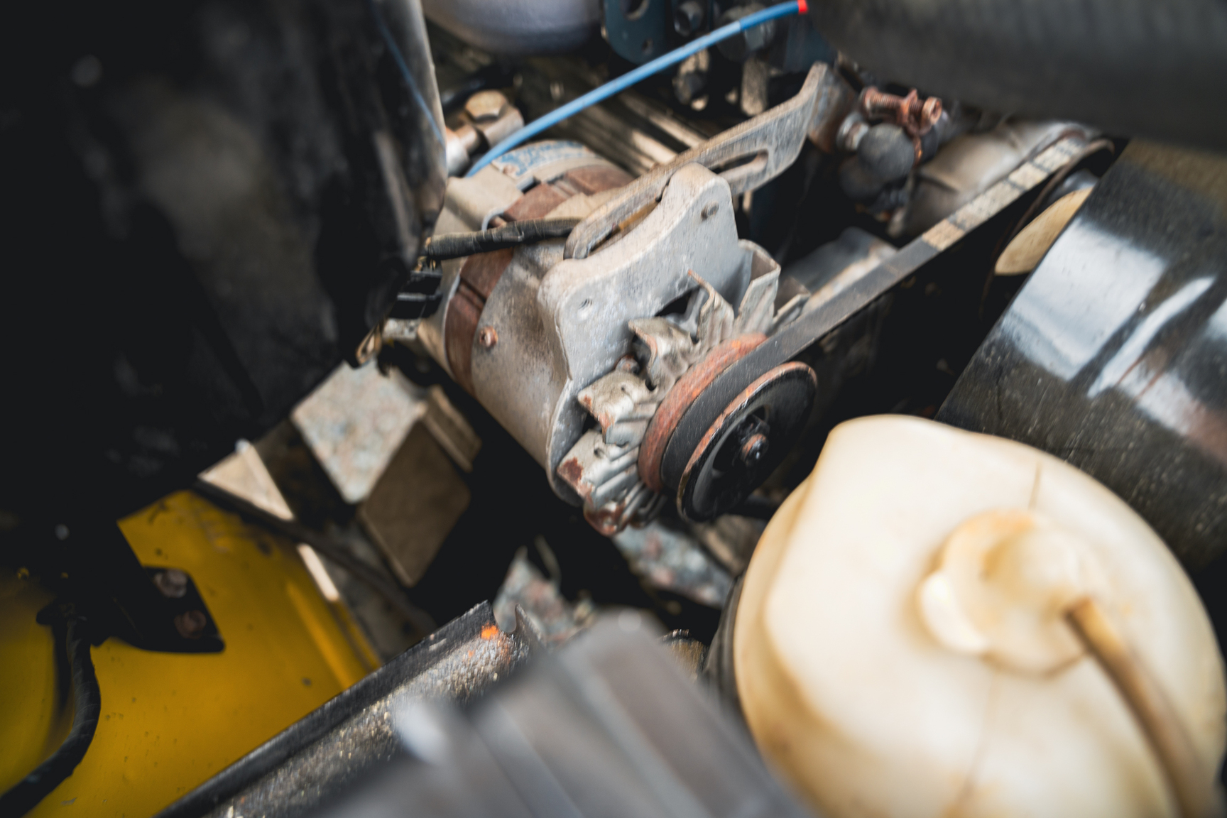 Image of 1976 Toyota Land Cruiser BJ40 mechanics