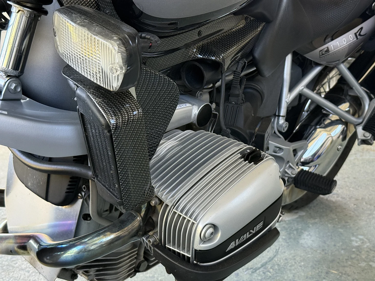 Exterior image of 1999 BMW Motorrad R 1100 R (32)
