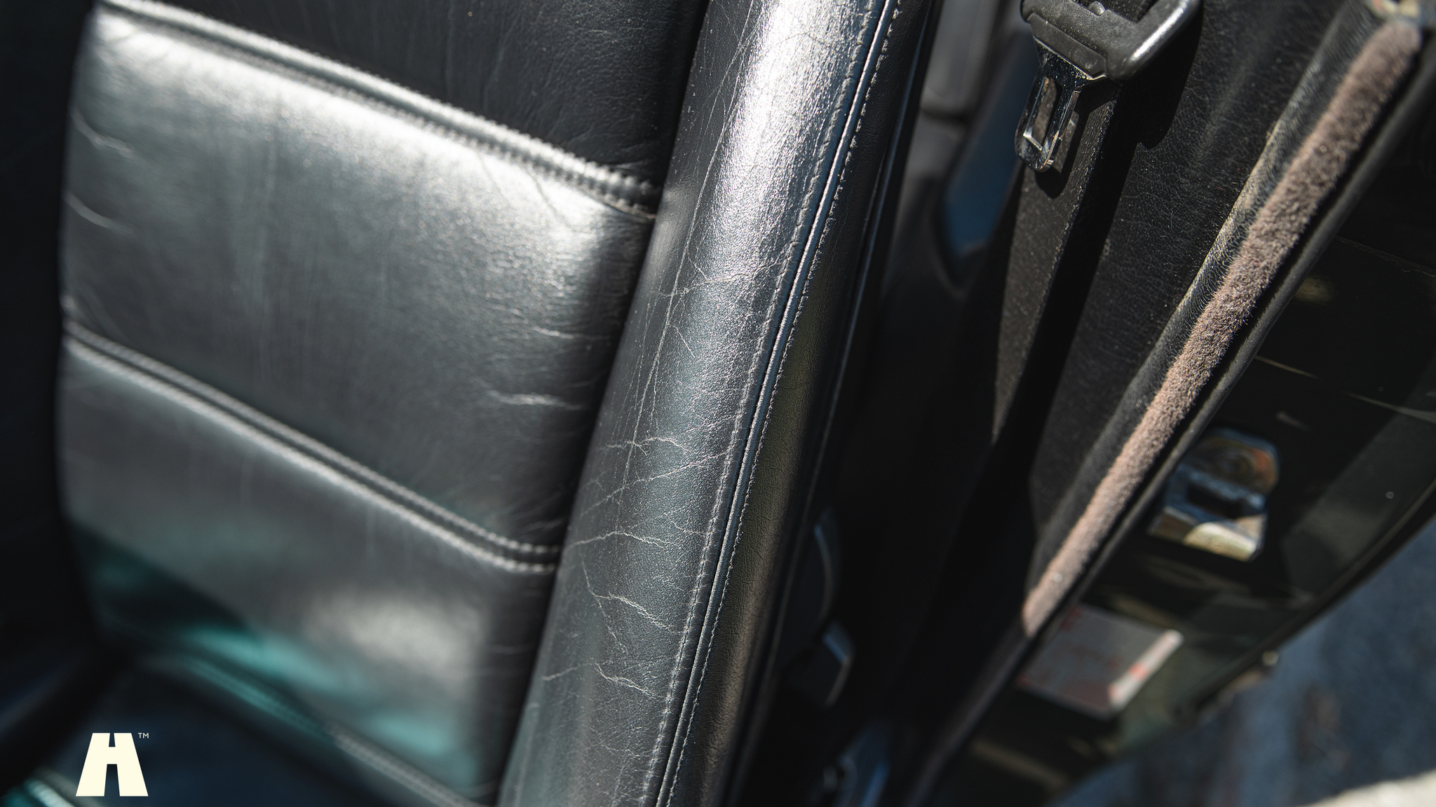 Interior image of 1990 BMW 320i Cabrio