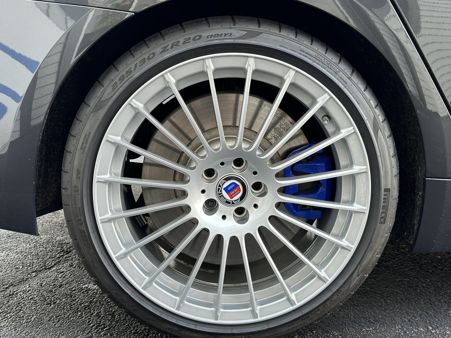 Exterior image of 2019 ALPINA B5 S Bi-Turbo Sedan ALLRAD